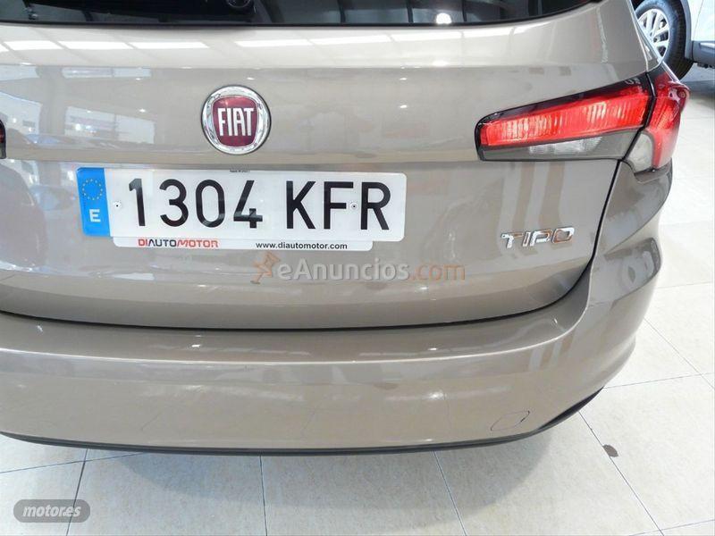 Fiat Tipo 1.4 16v Lounge 70kW 95CV gasolina SW de 2017 con 32.000 Km por 11.899 EUR. en Malaga