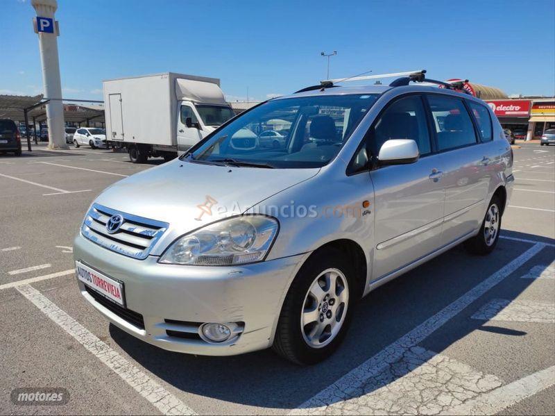 Toyota Avensis 2.0 D4D Luna 7 plazas de 2003 con 202.000 Km por 3.950 EUR. en Alicante