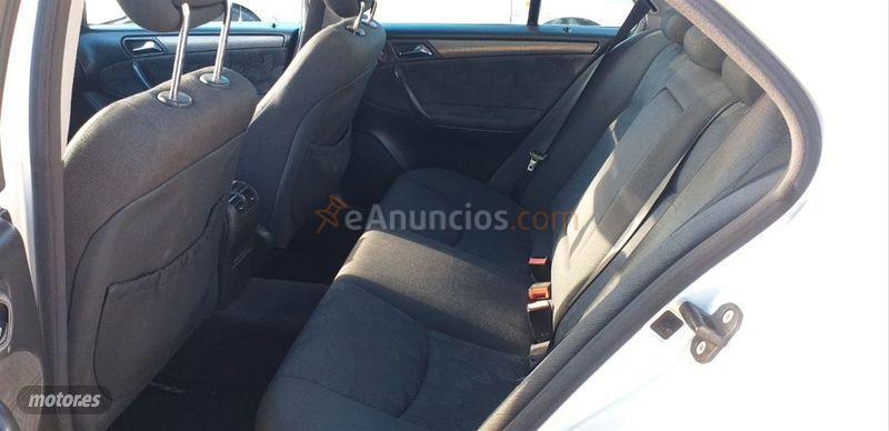 Mercedes Clase C C 270 CDI ELEGANCE de 2001 con 270.000 Km por 2.890 EUR. en Alicante