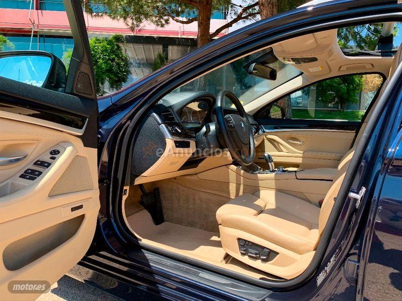 BMW Serie 5 530dA xDrive Touring de 2013 con 220.000 Km por 15.900 EUR. en Madrid
