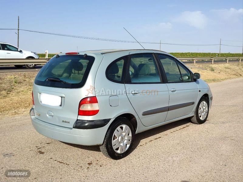 Renault Megane BREAK AUTHENTIQUE 1.9dCi de 2002 con 430.000 Km por 1.500 EUR. en Badajoz