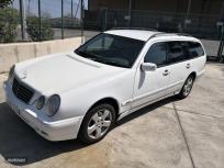 Mercedes Clase E E 320 CDI CLASSIC AUTO de 2003 con 350.000 Km por 1.300 EUR. en Santa Cruz de Tenerife