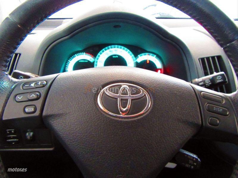 Toyota Corolla Verso 2.2 D4D 136cv Sol de 2007 con 313.834 Km por 2.400 EUR. en Toledo