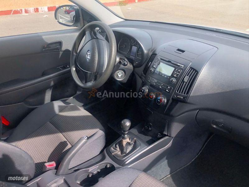 Hyundai i30 1.6 CVVT Style CW de 2008 con 168.000 Km por 5.950 EUR. en Alicante