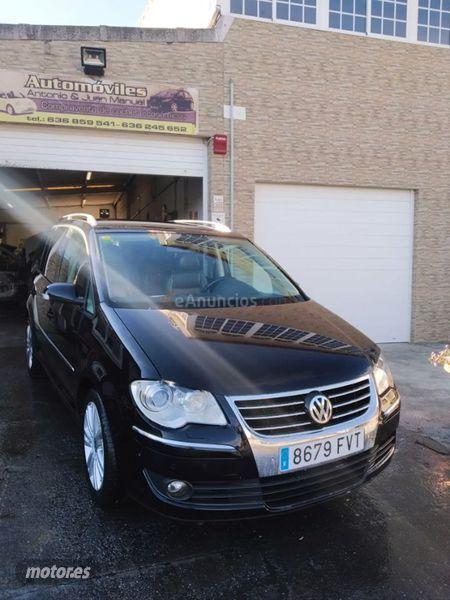 Volkswagen Touran 2.0 TDI 170 DSG Highline de 2007 con 260.000 Km por 6.500 EUR. en La Coruna