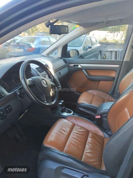 Volkswagen Touran 2.0 TDI 170 DSG Highline de 2007 con 260.000 Km por 6.500 EUR. en La Coruna