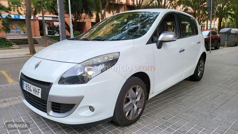 Renault Scenic Dynamique dCi 110 auto EDC de 2011 con 179.000 Km por 4.999 EUR. en Barcelona