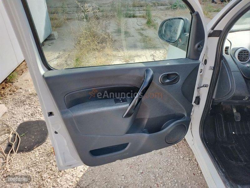 Renault Kangoo Combi Profesional M1AF dCi 75 2014 de 2015 con 150.000 Km por 5.990 EUR. en Madrid