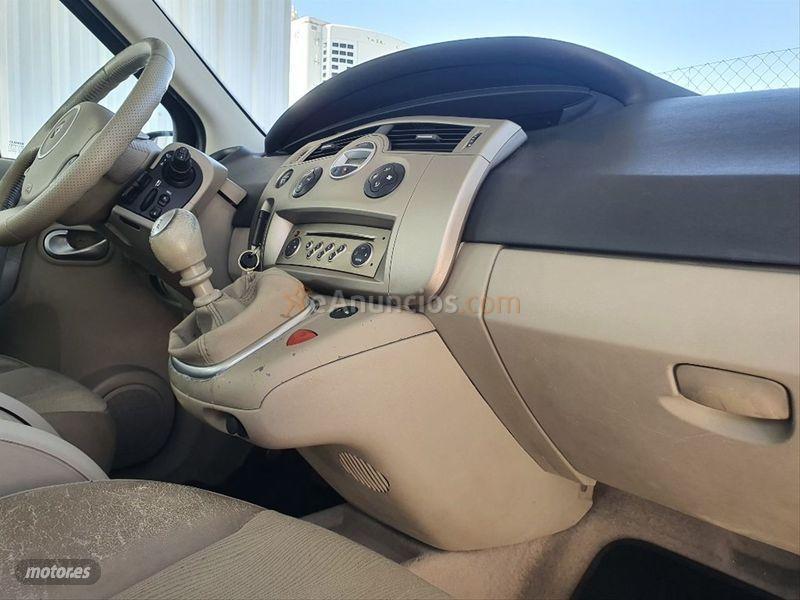 Renault Grand Scenic Dynamique 7 plazas 1.9dCi EU4 de 2006 con 154.000 Km por 3.590 EUR. en Alicante