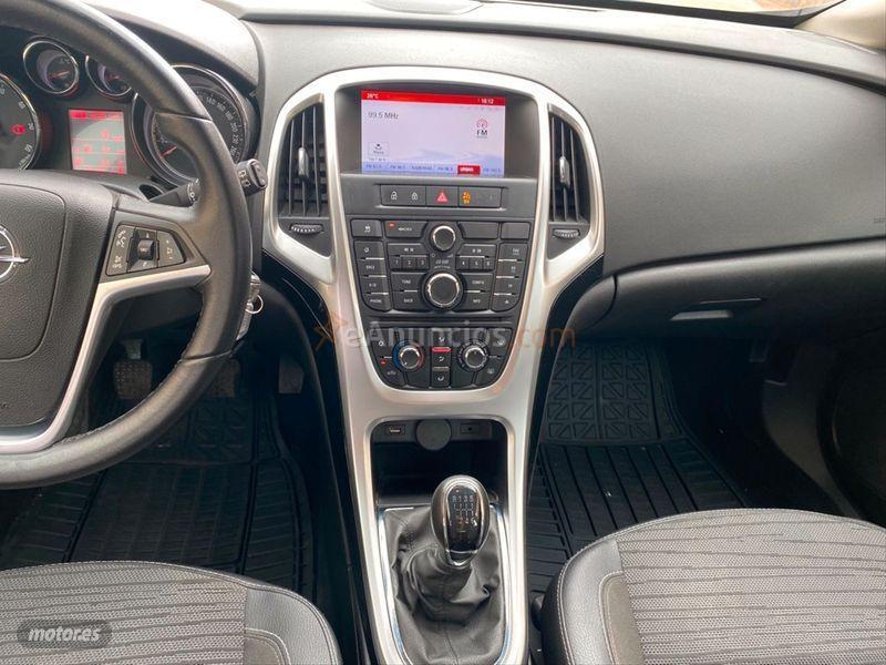 Opel Astra 1.6 CDTi SS 110 CV Business ST de 2014 con 132.309 Km por 7.900 EUR. en Almeria
