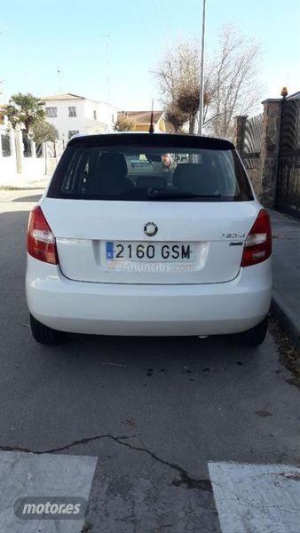 Skoda Fabia Combi 1.2 60cv Urban de 2009 con 260.000 Km por 2.500 EUR. en Madrid