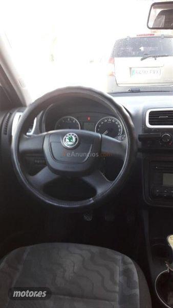 Skoda Fabia Combi 1.2 60cv Urban de 2009 con 260.000 Km por 2.500 EUR. en Madrid