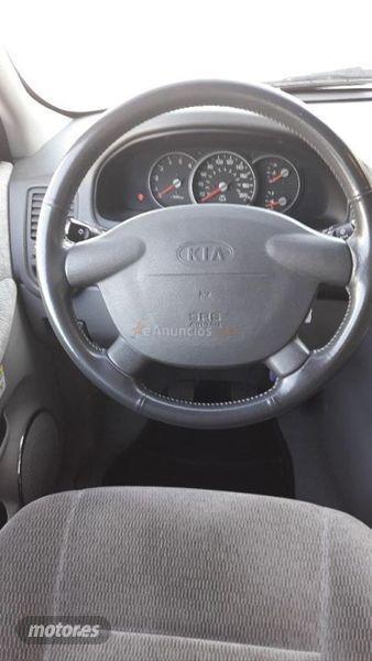 Kia Carnival 2.9 CRDi LX de 2003 con 175.000 Km por 2.200 EUR. en Madrid