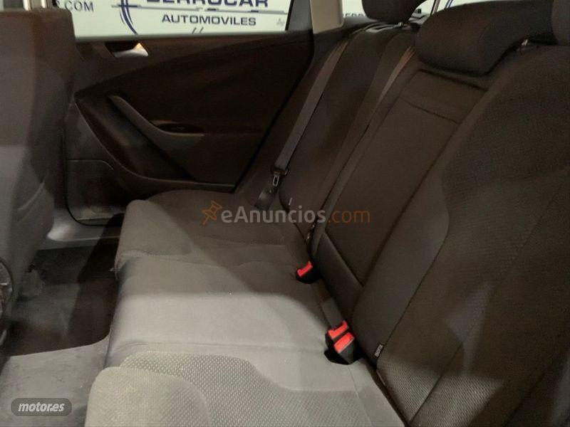 Volkswagen Passat Variant 1.9 TDI 105cv Advance de 2008 con 287.208 Km por 5.600 EUR. en Sevilla