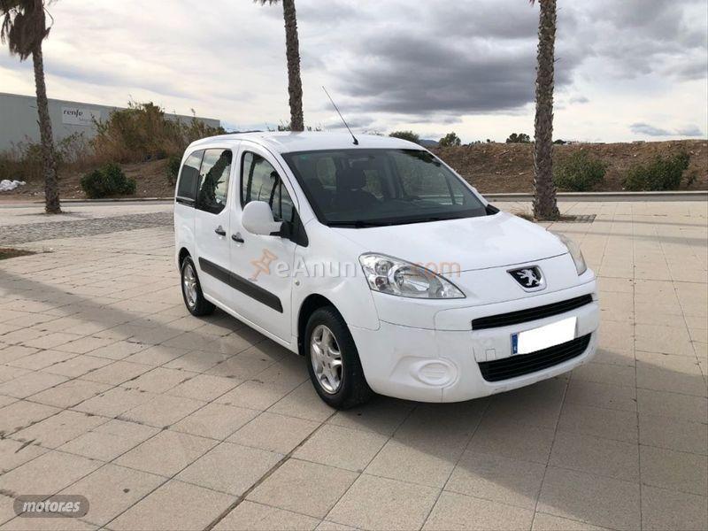 Peugeot Partner Tepee Confort 1.6 HDi 90cv de 2010 con 288.000 Km por 4.999 EUR. en Malaga