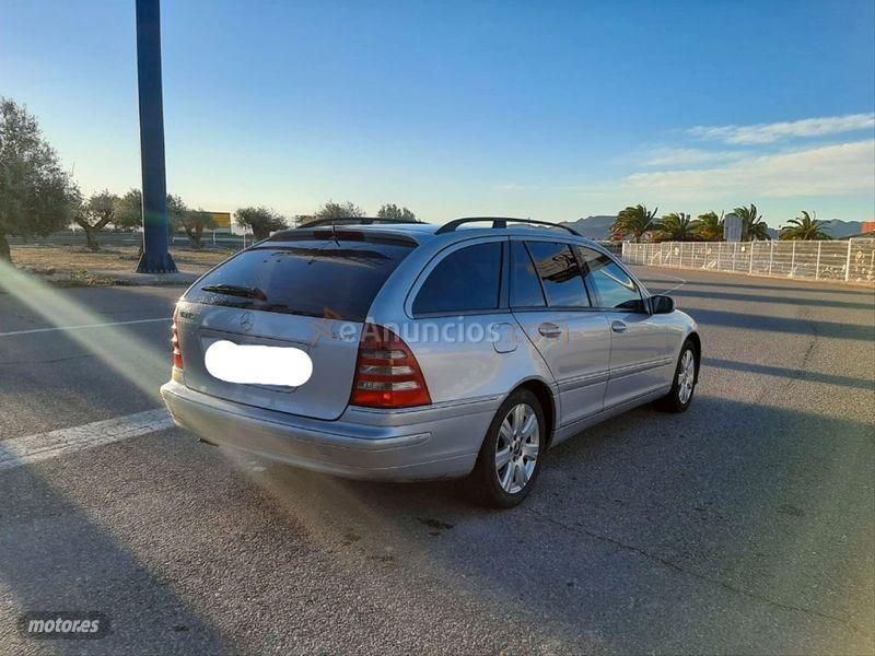 Mercedes Clase C C 270 CDI CLASSIC de 2002 con 582.000 Km por 3.900 EUR. en Murcia