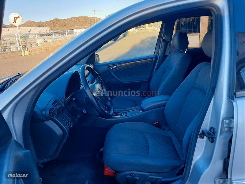 Mercedes Clase C C 270 CDI CLASSIC de 2002 con 582.000 Km por 3.900 EUR. en Murcia