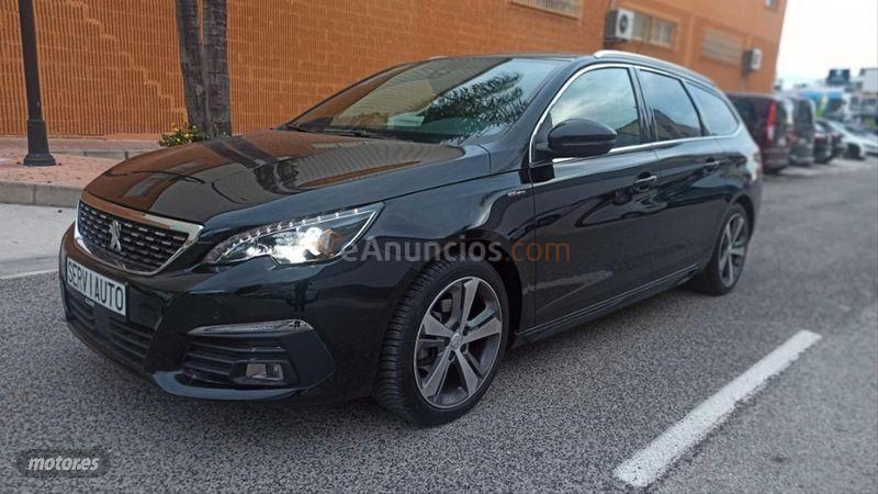 Peugeot 308 SW GT Line 1.2 PureTech 96KW 130CV Aut de 2019 con 32.000 Km por 18.500 EUR. en Malaga