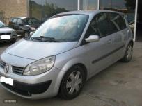 Renault Scenic CONFORT DYNAMIQUE 1.9DCI de 2005 con 260.000 Km por 1.500 EUR. en Barcelona