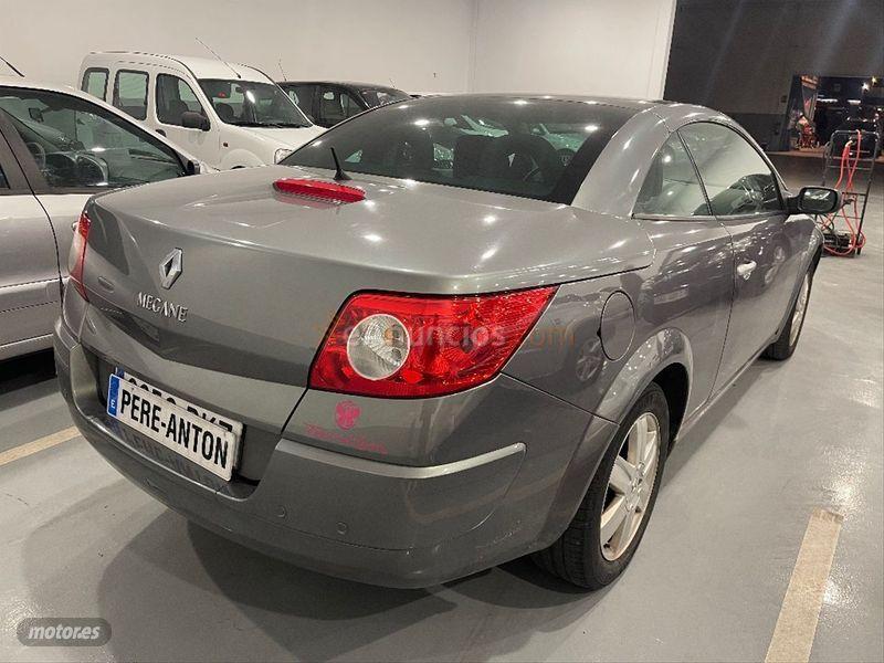 Renault Megane COUPECABR. LUXE DYNAMIQUE 1.9DCI de 2005 con 199.000 Km por 3.490 EUR. en Lleida