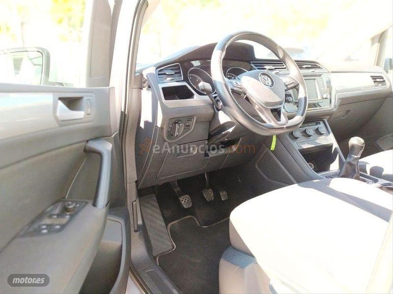 Volkswagen Touran Business 1.6 TDI 85kW 115CV de 2018 con 135.365 Km por 17.900 EUR. en Sevilla