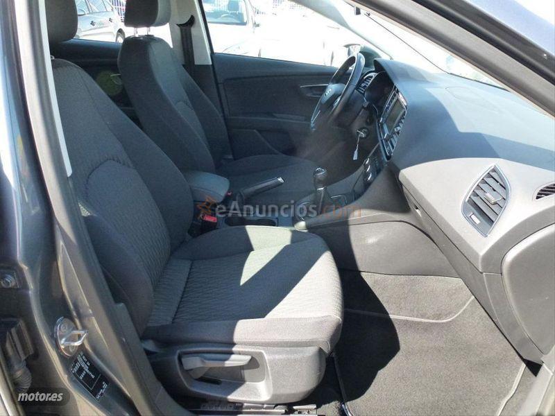 Seat Leon ST 1.6 TDI 110cv StSp Style de 2015 con 120.000 Km por 10.499 EUR. en Madrid