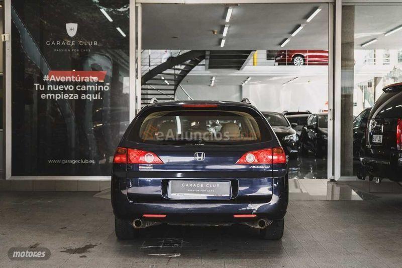 Honda Accord TOURER 2.4 Executive Piel Nav Auto de 2004 con 175.000 Km por 4.999 EUR. en Barcelona