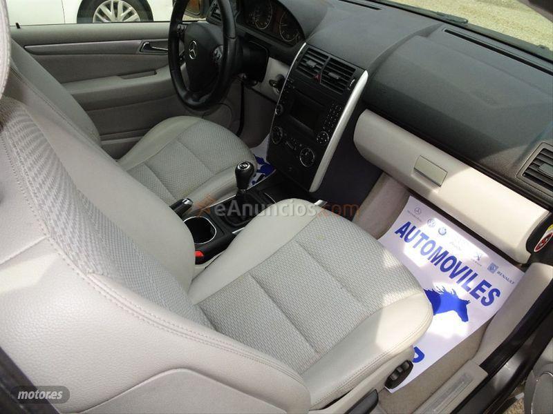 Mercedes Clase A A 180 Avantgarde de 2009 con 160.000 Km por 5.900 EUR. en Madrid