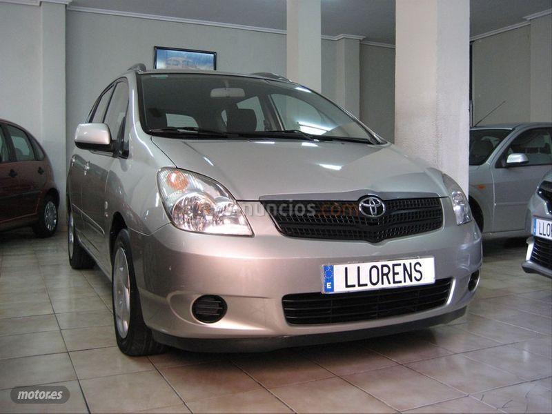Toyota Corolla Verso 2.0 D4D Linea Sol de 2003 con 190.000 Km por 3.300 EUR. en Castellon