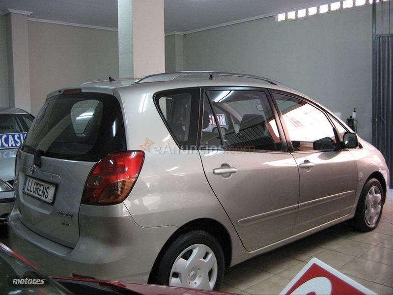 Toyota Corolla Verso 2.0 D4D Linea Sol de 2003 con 190.000 Km por 3.300 EUR. en Castellon