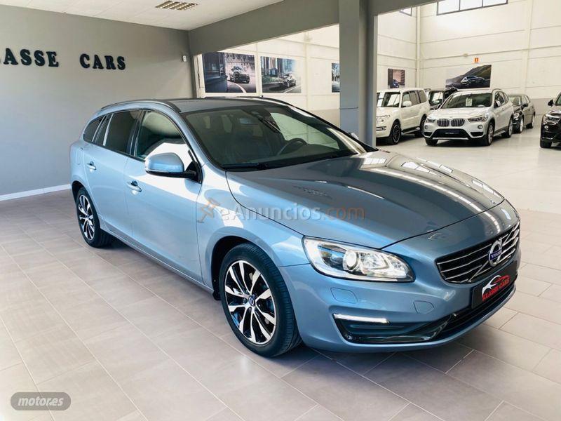 Volvo V 60 2.0 D4 Momentum de 2018 con 41.800 Km por 23.400 EUR. en Madrid