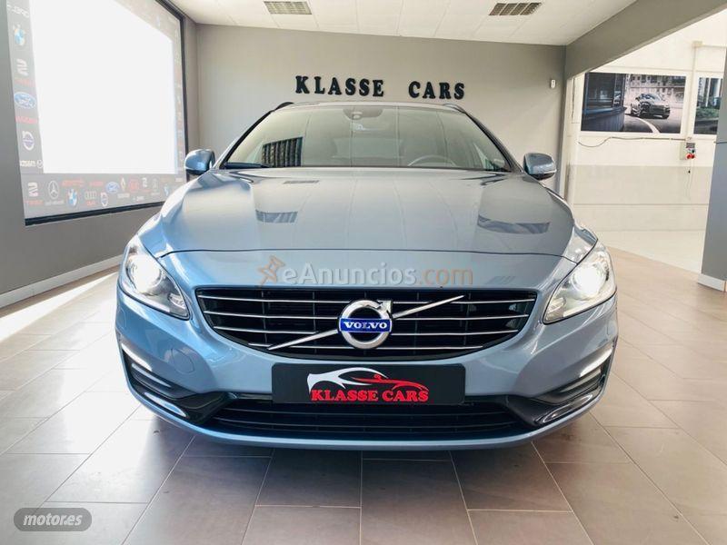 Volvo V 60 2.0 D4 Momentum de 2018 con 41.800 Km por 23.400 EUR. en Madrid
