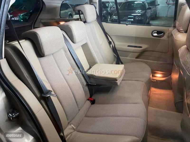 Renault Megane Grand Tour Privilege 1.9dCi de 2008 con 200.000 Km por 4.800 EUR. en La Coruna