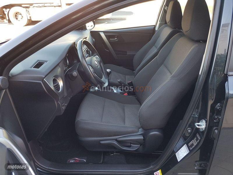 Toyota Auris 120D Active Touring Sports de 2014 con 105.000 Km por 10.950 EUR. en Toledo