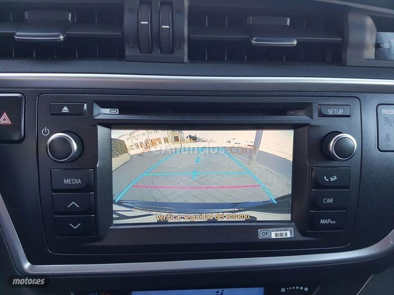 Toyota Auris 120D Active Touring Sports de 2014 con 105.000 Km por 10.950 EUR. en Toledo