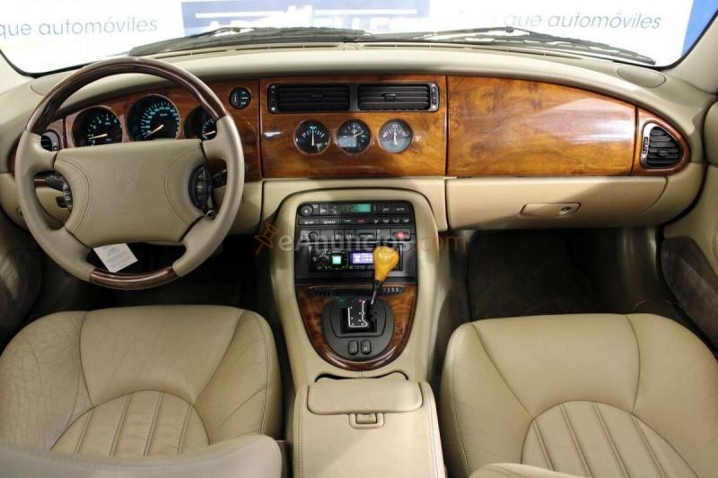 Jaguar XK R V8 4.0 363cv AUT 