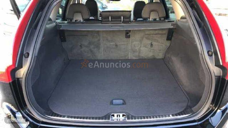 Volvo XC 60 2.0 D3 MOMENTUM 150 5P de 2017 con 99.183 Km por 26.500 EUR. en Cordoba