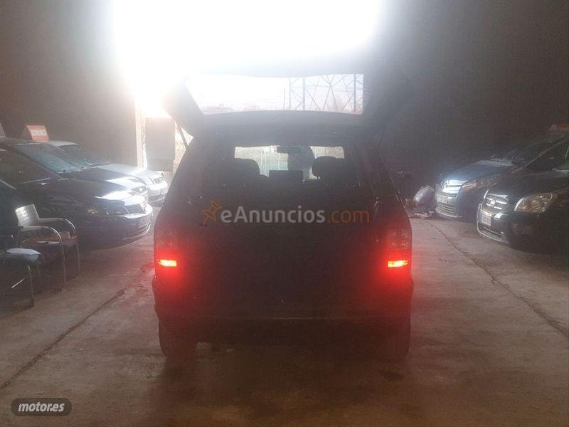 Opel Zafira 2.2 Dti 16v Design Edition de 2004 con 270.000 Km por 2.000 EUR. en Leon