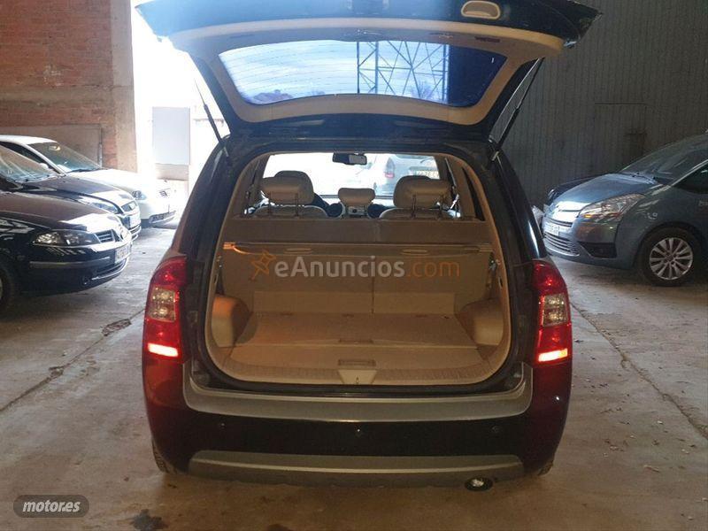 Kia Carens 2.0 CRDI VGT 140cv Emotion 5 plazas de 2008 con 267.000 Km por 4.900 EUR. en Leon