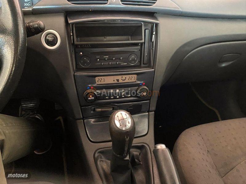 Renault Laguna Grand Tour Pack Expr. 1.9dCi 95CV E4 de 2005 con 278.000 Km por 1.500 EUR. en Sevilla