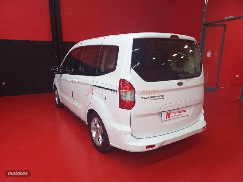 Ford Tourneo Courier 1.5 TDCi 75cv Trend de 2015 con 76.299 Km por 10.900 EUR. en Barcelona