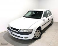 Opel Vectra 1.8 16V de 1998 con 134.166 Km por 999 EUR. en Badajoz