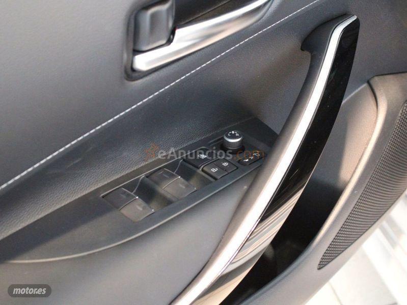 Toyota Corolla 2.0 180H STYLE ECVT TOURING SPORT de 2021 con 12.000 Km por 25.500 EUR. en Burgos