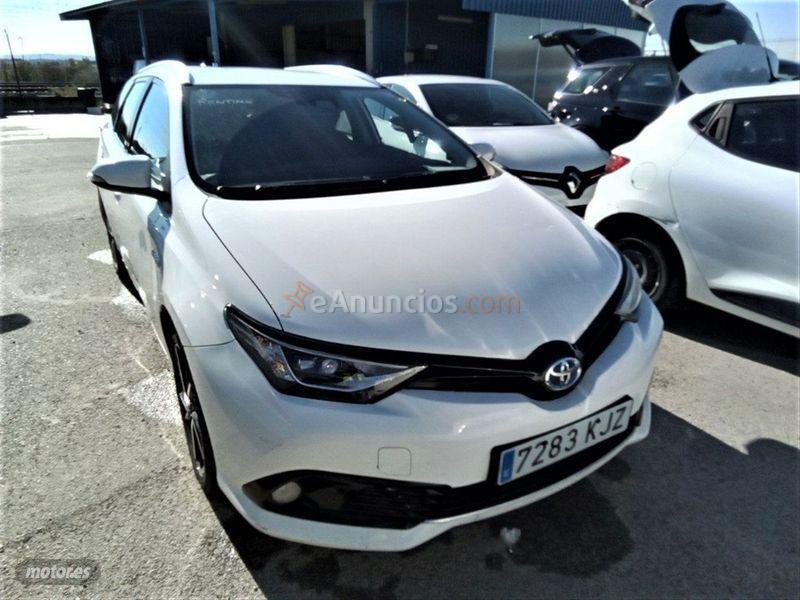 Toyota Auris 1.8 140H Feel Touring Sports de 2018 con 129.000 Km por 15.990 EUR. en Madrid