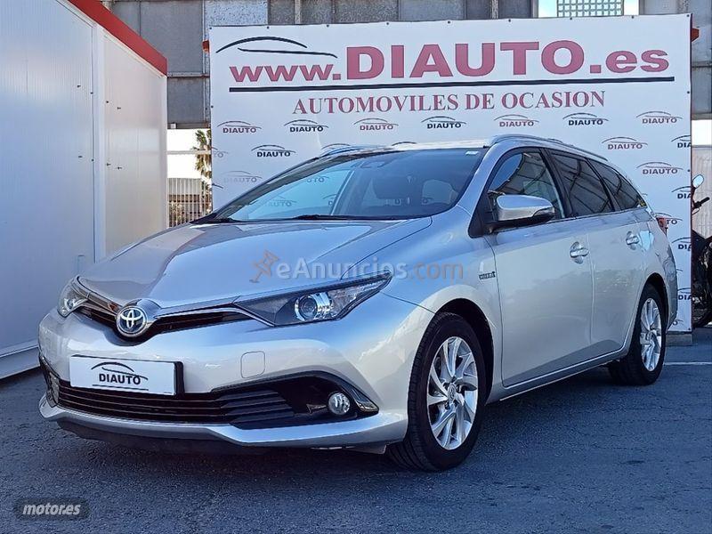 Toyota Auris 1.8 140H Active Touring Sports de 2018 con 191.000 Km por 13.900 EUR. en Cadiz