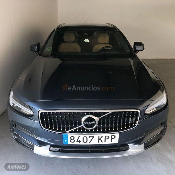 Volvo V 90 2.0 D4 AWD Auto de 2020 con 53.936 Km por 38.900 EUR. en Badajoz