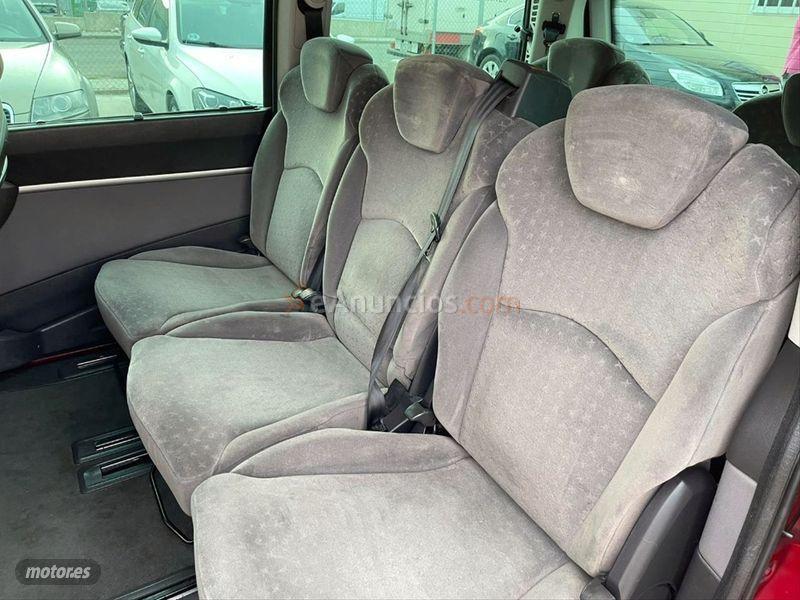 Peugeot 807 ST 2.0 HDI de 2005 con 181.187 Km por 3.499 EUR. en Madrid