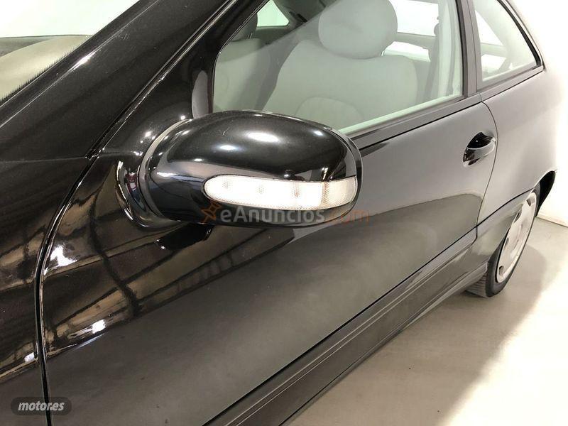 Mercedes Clase C C 180 SPORT de 2000 con 318.709 Km por 3.599 EUR. en Badajoz