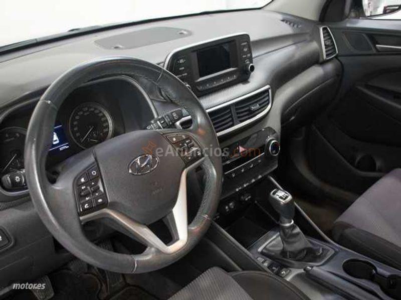 Hyundai Tucson 1.6 GDI BD Essence 4x2 de 2018 con 22.800 Km por 18.100 EUR. en Cadiz