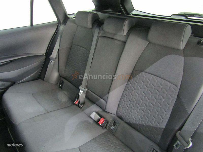 Toyota Corolla 1.8 125H ACTIVE TECH ECVT TOU SPORT de 2021 con 7.648 Km por 21.990 EUR. en Valladolid